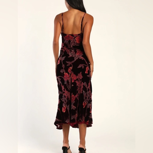 Lulu’s Burgundy Floral Velvet Burnout Fall Wedding Guest Dress - Picture 3 of 6